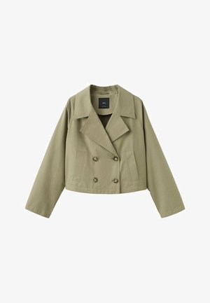 Maslinasto zelena krojena jakna s dvostrukim kopčanjem, širokim reverima, dva prednja džepa i dugim rukavima.