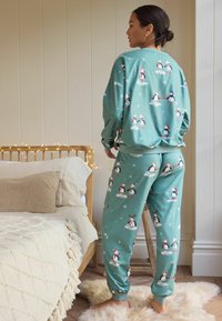 Next TALL SET - Pidžamas komplekts - sage green puffins