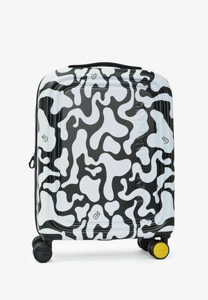 Hartschalenkoffer mit abstraktem Camouflage-Muster in Schwarz und Weiß, vier drehbaren Rollen und einem schwarzen oberen Griff.