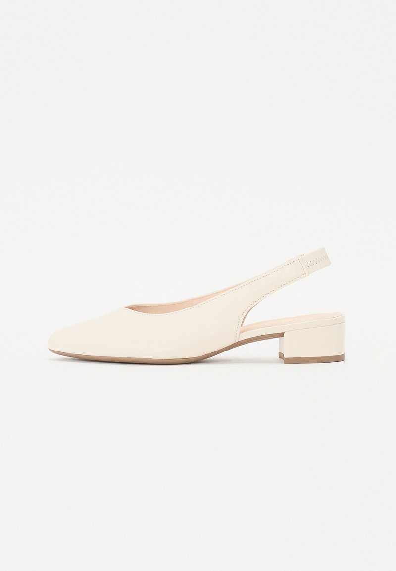 Bežni slingback balerinke z zaobljenim prstom, nizkim blok peto in mehkim, mat finišem. Imajo odprti petni del in minimalističen dizajn.