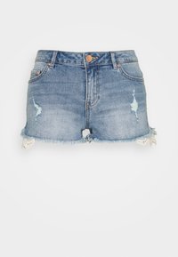 Shorts in denim azzurro chiaro con orlo sfrangiato. Presentano aree strappate e dettagli in pizzo nella parte inferiore. Design classico a cinque tasche.