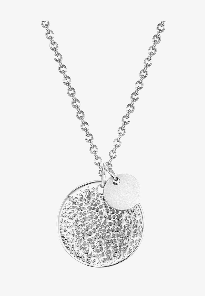 Sølv halskæde med en tekstureret cirkulær vedhæng og en glat, mindre rund charm, der er fastgjort med en kæde.
