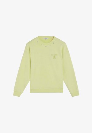 Sweat-shirt jaune clair à manches longues avec col rond, petites décorations métalliques près du col et logo "Scalpers" avec tête de mort et os croisés sur la poitrine.