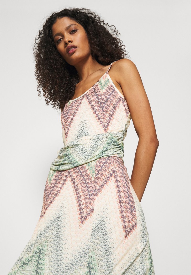 Lascana Kleid Strandaccessoire Grun Rost Mehrfarbig Zalando De 
