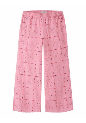 Lyserøde vidde bukser med elastisk linning, med broderede blomsterudskæringer i et gittermønster.