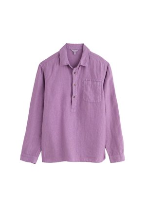 Ljubičasta lanena košulja s dugim rukavima, ovratnikom, tri gumba na prednjem dijelu i prsni džep na lijevoj strani.