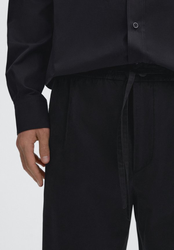 JOGGER FIT - Trousers4