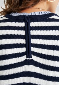 Seraphine Maglione - dark blue