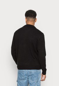 Obey Clothing Kofta - black