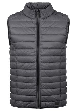Chaleco acolchado gris sin mangas con cuello alto, patrón de acolchado horizontal, cierre delantero de cremallera y pequeño parche de logo en el lado izquierdo.