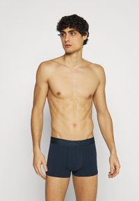 Michael Kors - STRETCH FACTOR CORE TRUNK 3 PACK - Boxerky - navy Miniatúrny obrázok 1