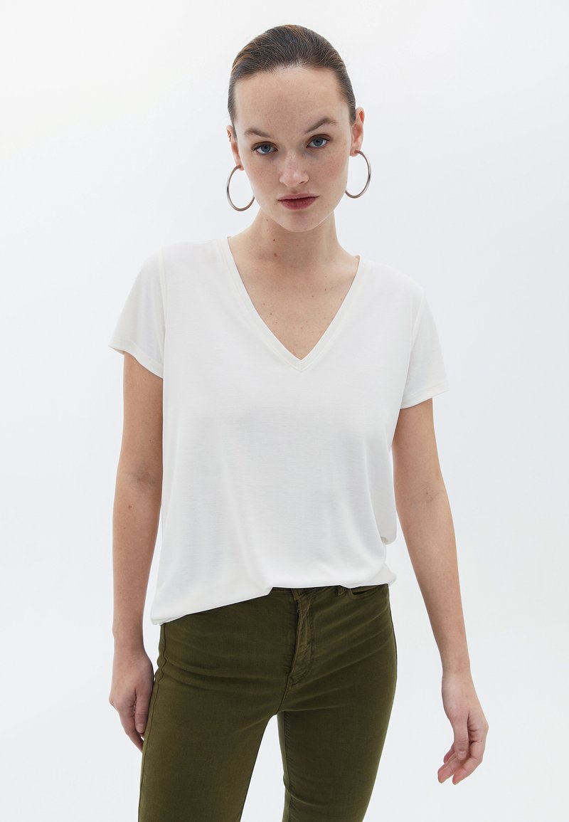OXXO SOFT TOUCH V-NECK  - Jednoduché tričko - ice milk