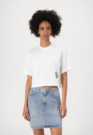 Karl Lagerfeld Jeans CROPPED MONOGRAM TEE - Osnovna majica kratkih rukava - white