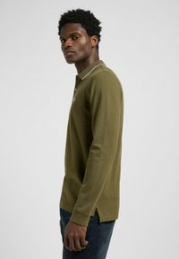 Lee Poloshirt - army green