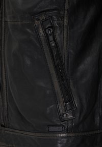 Mustang Skinnjacka - schwarz