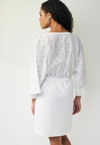 Next KAFTAN - Robe de jour - white broderie