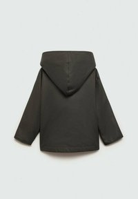 Tummanharmaa huppari, jossa on sileä pinta, leveät hihat ja suora helma. Sisältää yksinkertaisen, minimalistisen muotoilun ilman ylimääräisiä yksityiskohtia.