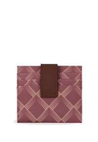 Kožni držač kartica u mauve boji s uzorkom dijamanta. Ima smeđi kožni remen, pet utora za kartice i teksturiranu površinu.