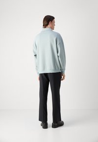 HUGO DARASAIL - Jumper - open grey