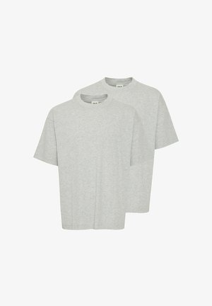 Két szürke, rövid ujjú pamut póló, kerek kivágással és egyszerű, egységes dizájnnal. Puha tapintású, látható minták vagy díszítések nélkül.