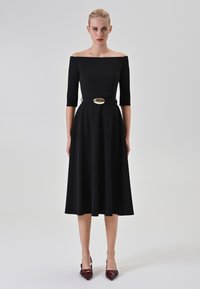 Unausgewählt, black