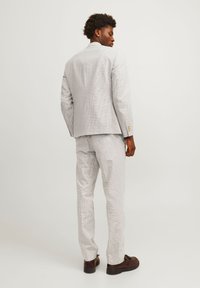 Jack & Jones PREMIUM JPRRIVIERA - Odijelo - timber wolf