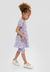 s.Oliver MIT ALL-OVER-PRINT - Freizeitkleid - lavendel