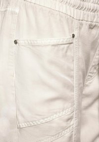 Thumbnail Image 5