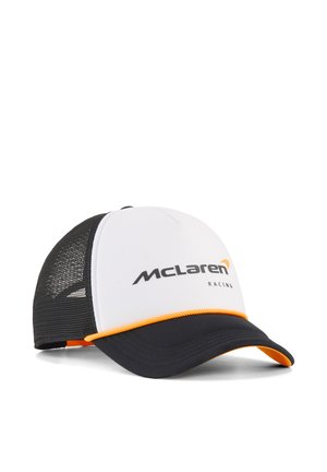 Hvid og sort McLaren Racing kasket med orange kant og netstof bagpå, vinklet for at vise forside og skærmdetaljer.