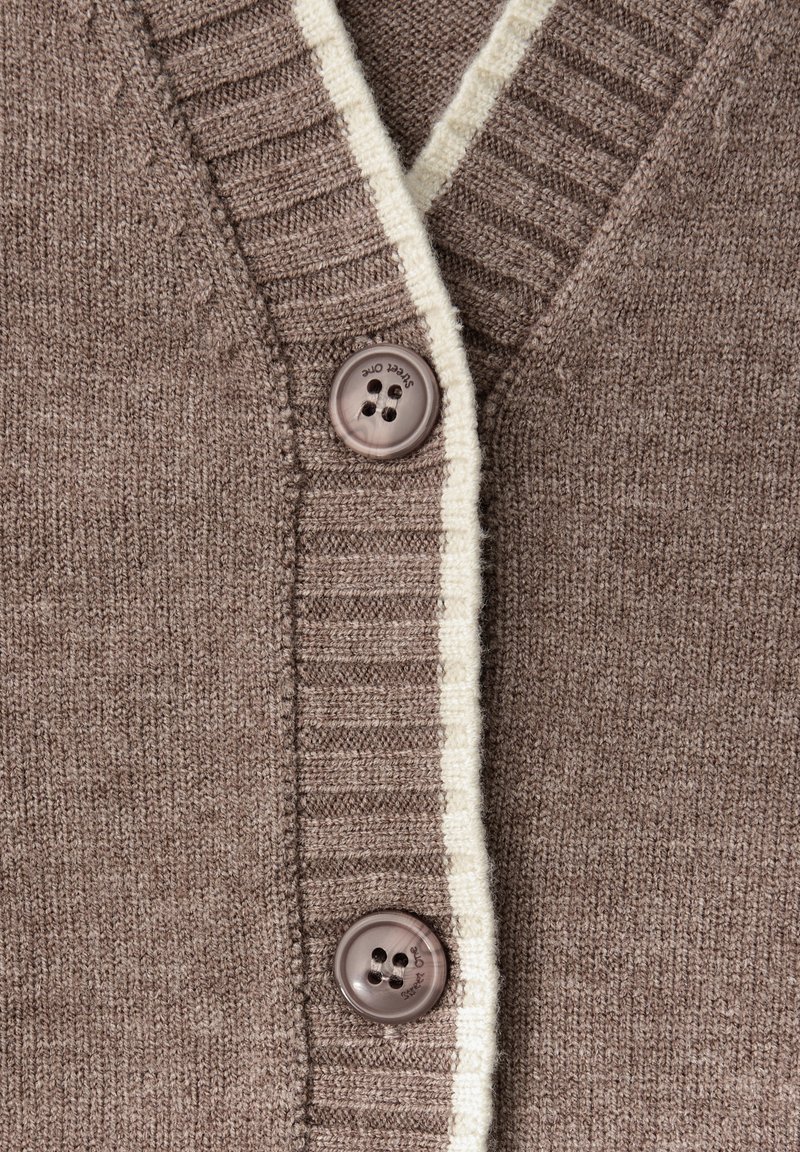 Street One MIT KONTRASTDETAILS Strickjacke braun Zalando - Main Image