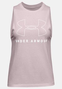 Svetle růžový bezrukávový top vyrobený z měkké tkaniny, s velkým bílým logem Under Armour přes prsa. Hladká textura a kulatý výstřih.