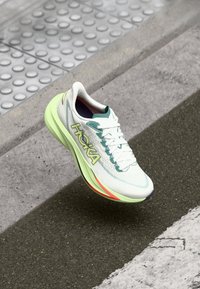 Δεν επιλέχθηκε, frost/neon yuzu