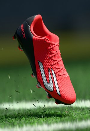 SKX 2 CLUB UNISEX - Kopačky pro pevný povrch - red/black