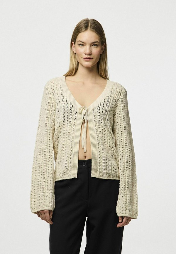 PCNUKA - Strickjacke - birch