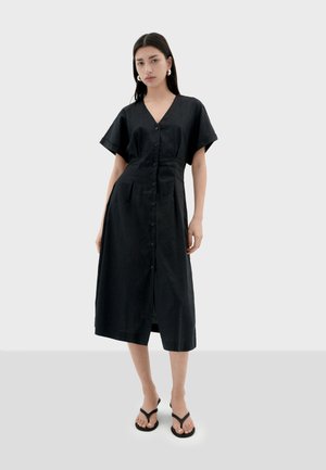 LAURA - Vestido camisero - black