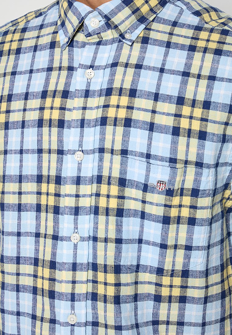 REGULAR FIT