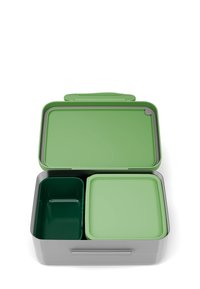 Metallbrotbox mit grünem Plastikdeckel, enthält zwei Fächer: einen größeren grünen Behälter und einen kleineren dunkelgrünen.