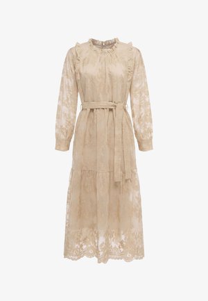 Beige midi-kjole med lange transparente ærmer, blomstret blonde mønster, flæsekrave og skuldre samt et matchende stofbælte i taljen.