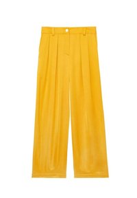 Pantalons larges de couleur jaune vif, fabriqués en tissu léger. Comprend des plis sur le devant, une fermeture à bouton et des poches latérales. Texture lisse.
