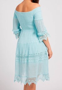 Guess Denní šaty - light blue