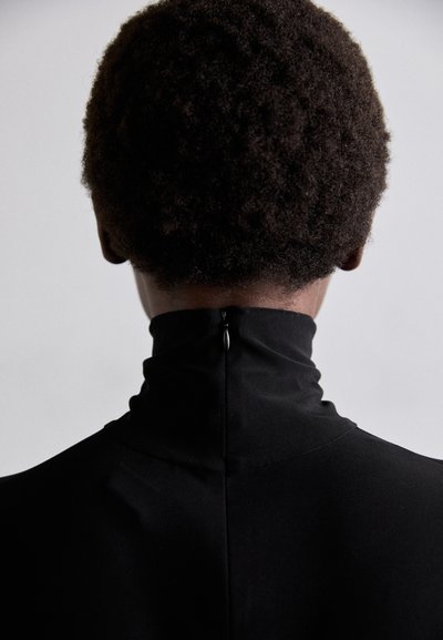 Norma Kamali SLIM FIT LONG SLEEVE TURTLE - Maglietta a manica lunga - black