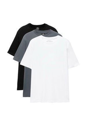 Tre ensfarvede T-shirts med rund hals i hvid, grå og sort, stablet med den hvide skjorte foran på en hvid baggrund.