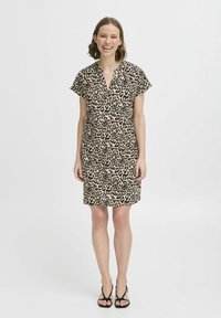 Leopardenmusterkleid mit kurzen Ärmeln und V-Ausschnitt. Aus leichtem Stoff gefertigt, knielang, mit lockerer Passform und Knopfdetails.
