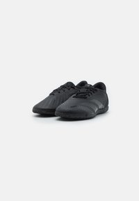 adidas Performance PREDATOR ACCURACY.4 IN SALA - Botines de fútbol sala - core black/footwear white