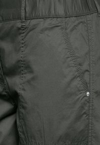 Cecil UTILITY IM CASUAL FIT - Tygbyxor - grün