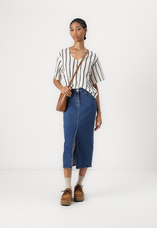 OSKATINA - Print T-shirt - almond milk4