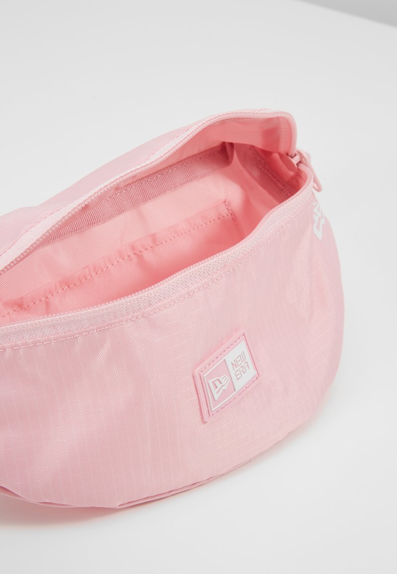 New Era Kids Waistpack Light Bum Bag Pink Light Pink Zalando Co Uk New Era Kids Waistpack Light Bum Bag Pink Light Pink Zalando Co Uk