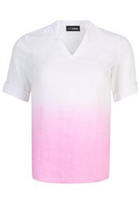 Weißes und pinkfarbenes Ombre-Leinenhemd mit kurzen, aufgerollten Ärmeln und V-Ausschnitt. Sanfte Textur mit einem allmählichen Farbverlauf von Weiß nach Pink.