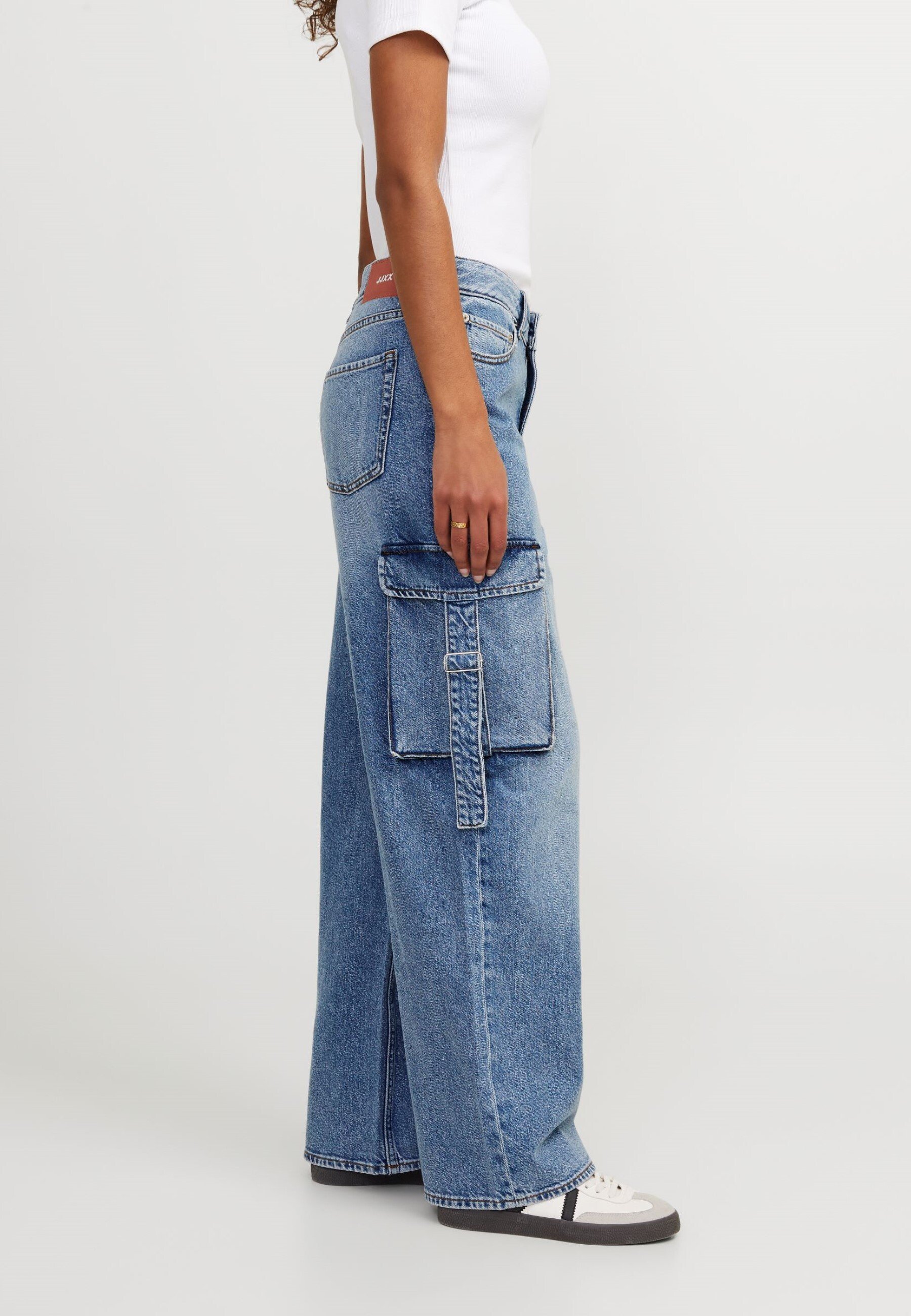 【10月24日迄】lig. wide cargo pant Blue JJXX JXTOKYO WIDE CARGO - Relaxed fit jeans - light blue denim