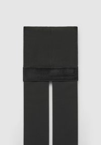 Czarne legginsy podbite fleecem z szerokim, miękkim pasem w talii oraz gładkim wykończeniem na nogach, ułożone płasko na jasnym tle.